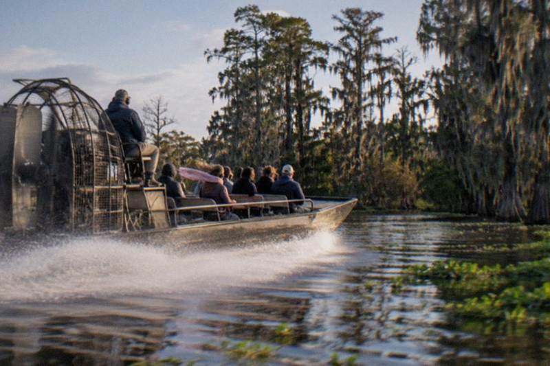 High-Speed 9-Passenger Airboat